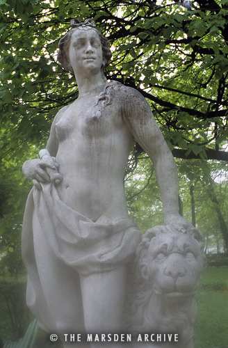 Statue, the Summer Garden, St Petersburg, Russia (MA-RU-202)