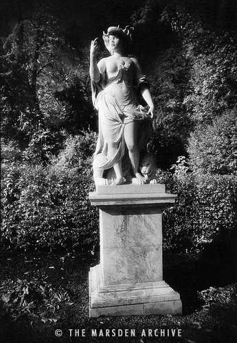 Statue, Versailles, France (MA-FR-058)