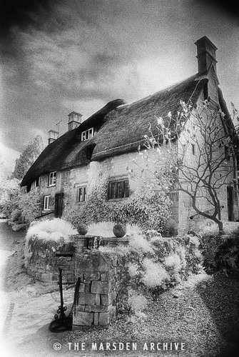 Cottage, The Cotswolds, England (MA-H-734)